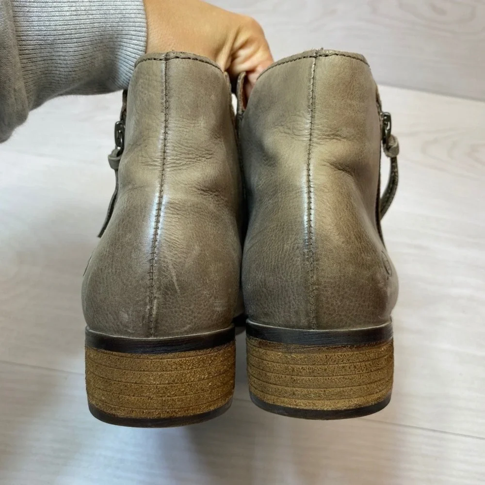 Born Womens 7.5M Ankle Boots Kerri Taupe Leather Side Zip Low Block Heel Casual